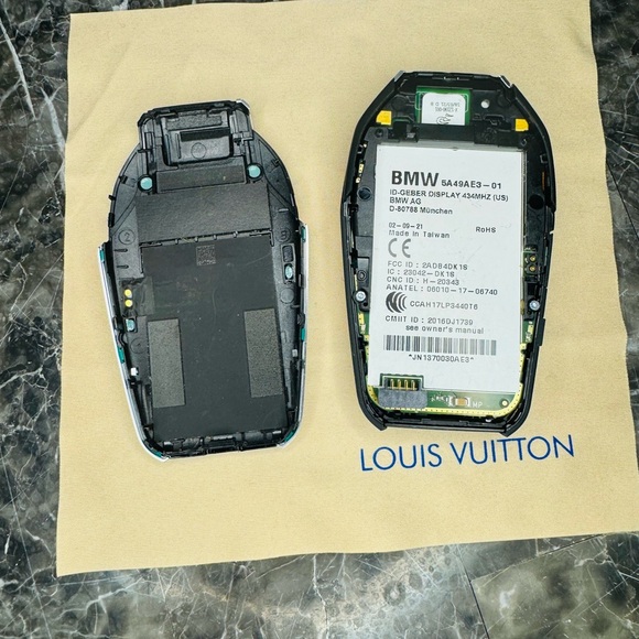 2016-2019 BMW 740i 750i Series DISPLAY KEY SMART SCREEN 9868432-01 OEM. - Picture 3 of 7